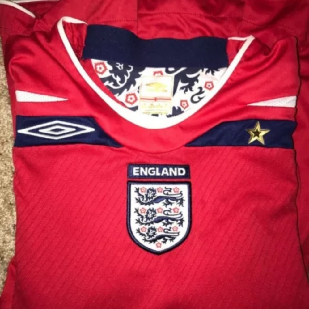 England soccer jersey-red